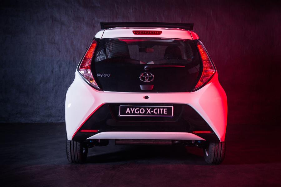  Toyota Aygo x-cite 5-Door 2017 года  (ZA) (фото 2 из 20)